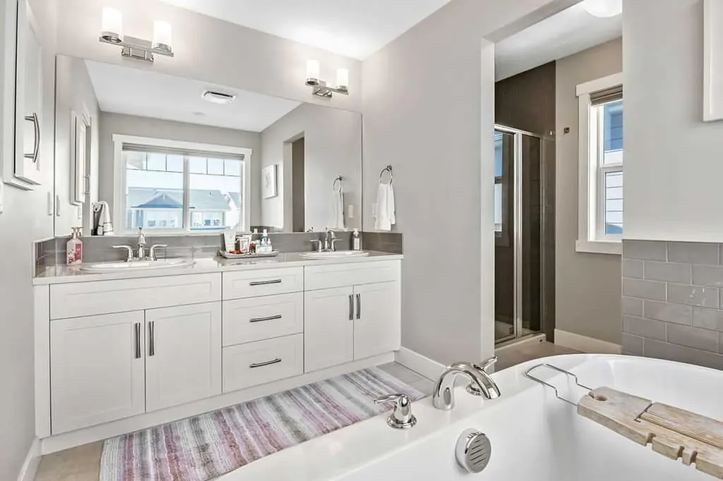 75 Sundown Way Cochrane AB T4C 2M4