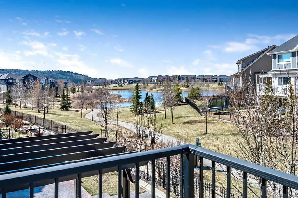 75 Sundown Way Cochrane AB T4C 2M4