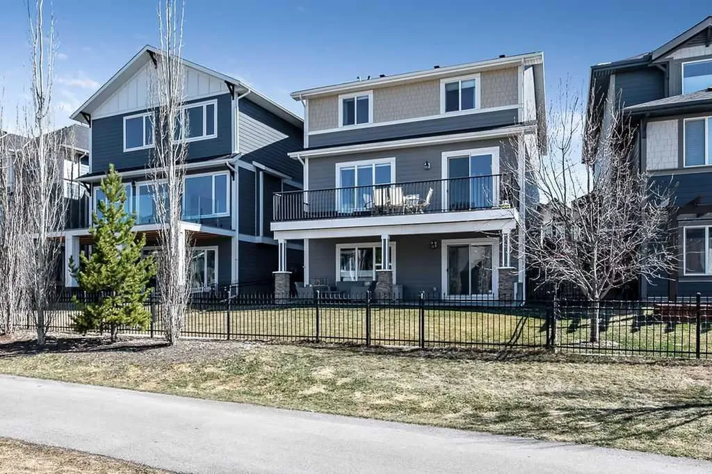 75 Sundown Way Cochrane AB T4C 2M4