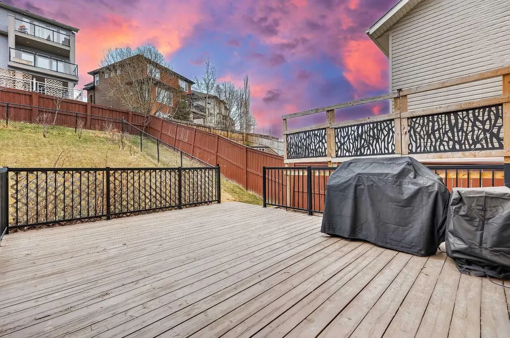 43 Heritage Hill Cochrane AB T4C 0L4