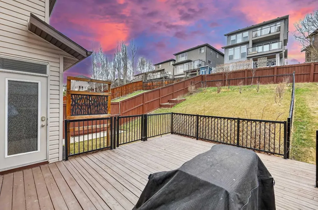 43 Heritage Hill Cochrane AB T4C 0L4