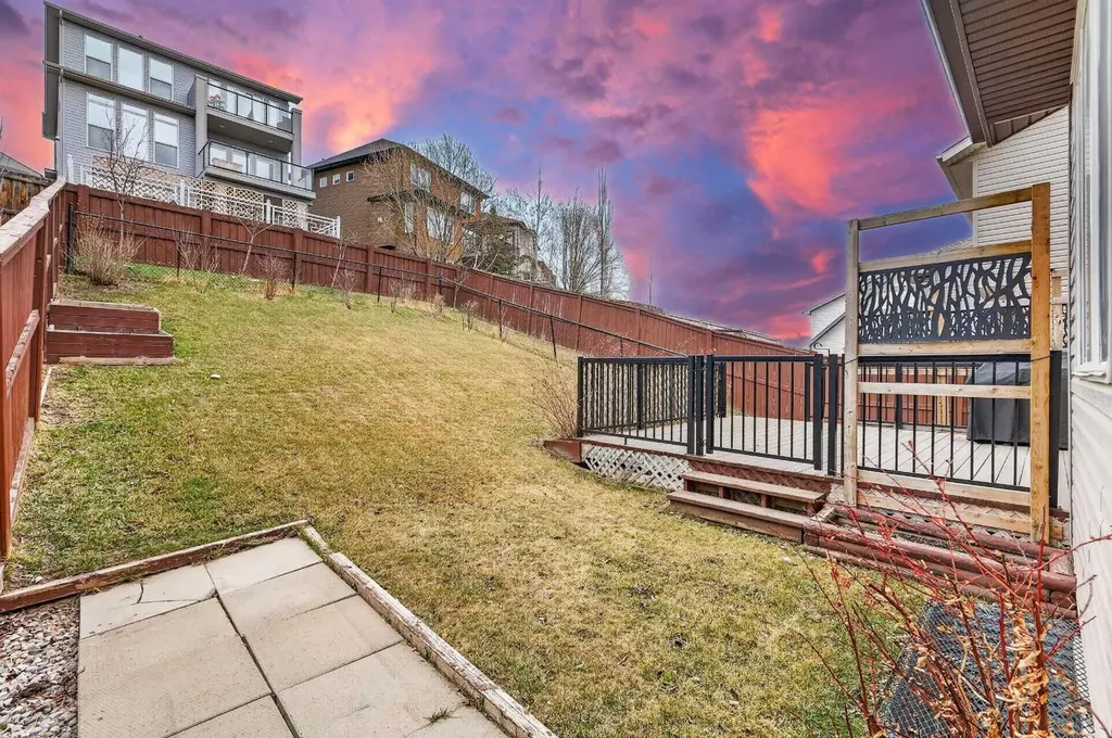 43 Heritage Hill Cochrane AB T4C 0L4