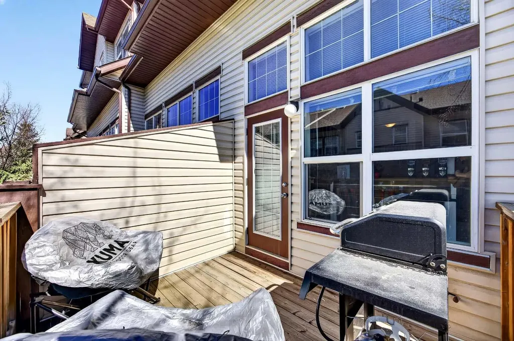 28 Heritage Drive Cochrane AB T4C 0K1