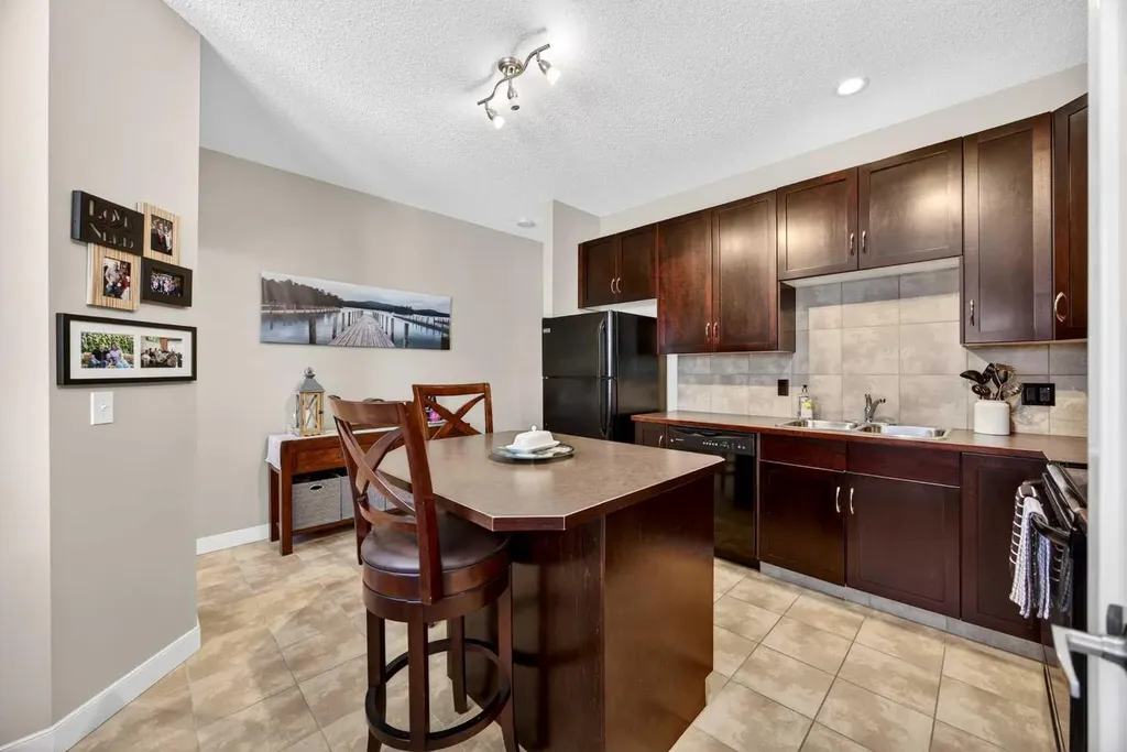 28 Heritage Drive Cochrane AB T4C 0K1