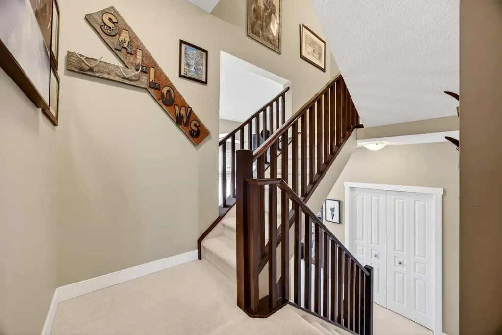 28 Heritage Drive Cochrane AB T4C 0K1