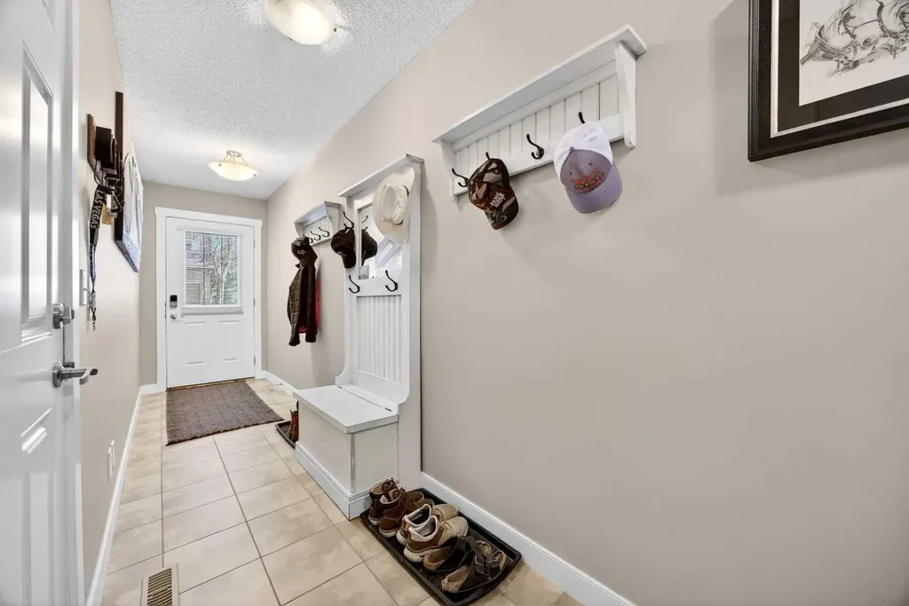 28 Heritage Drive Cochrane AB T4C 0K1