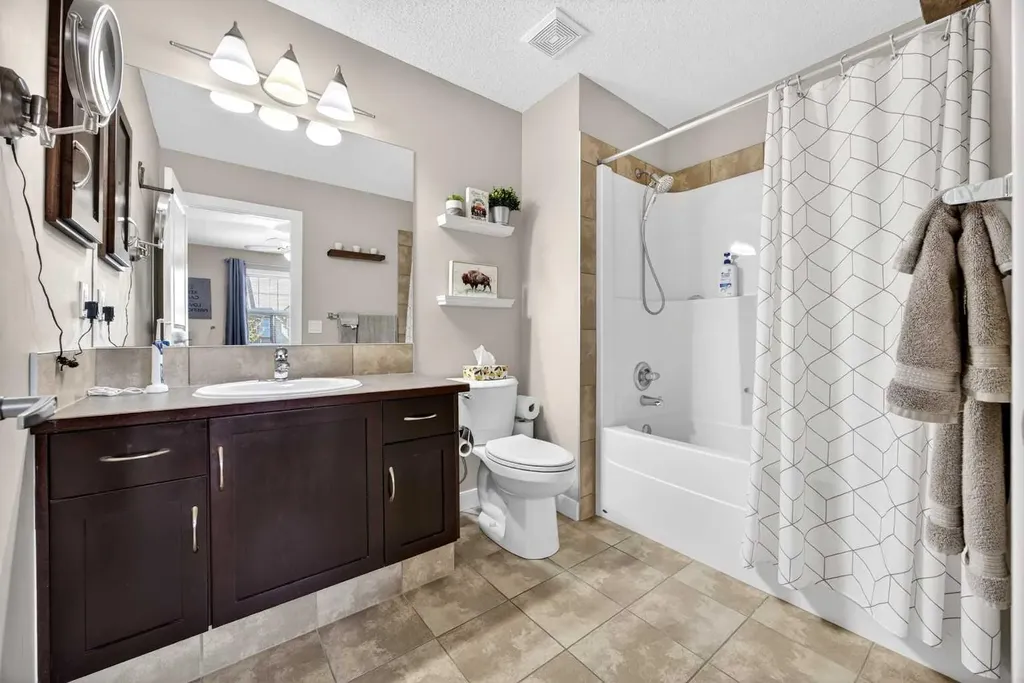 28 Heritage Drive Cochrane AB T4C 0K1