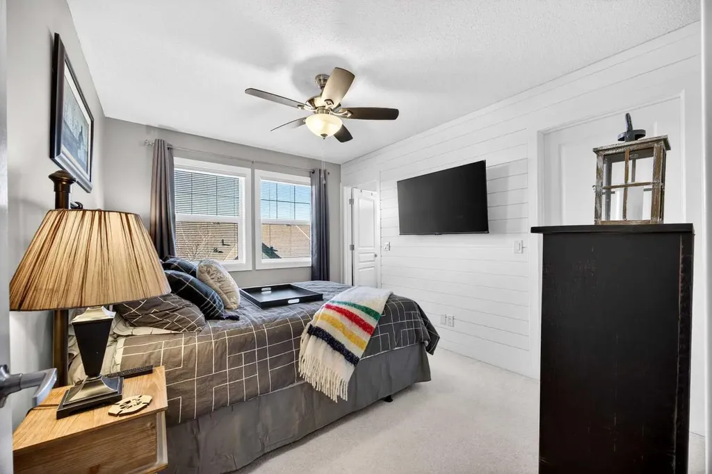 28 Heritage Drive Cochrane AB T4C 0K1