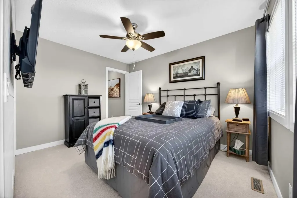 28 Heritage Drive Cochrane AB T4C 0K1