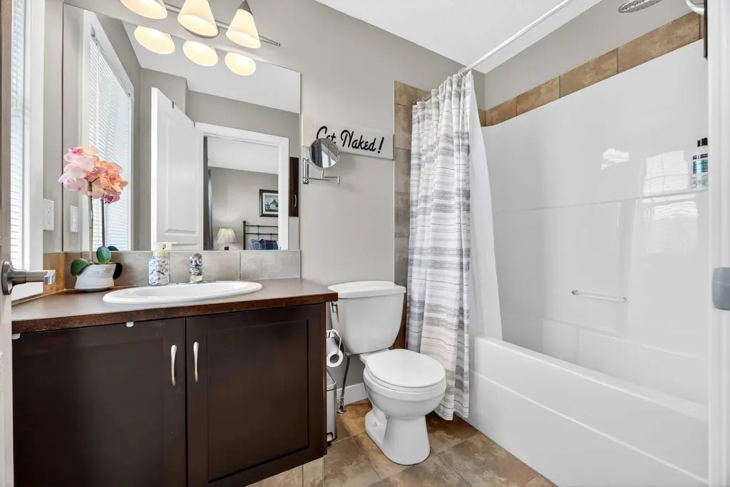 28 Heritage Drive Cochrane AB T4C 0K1