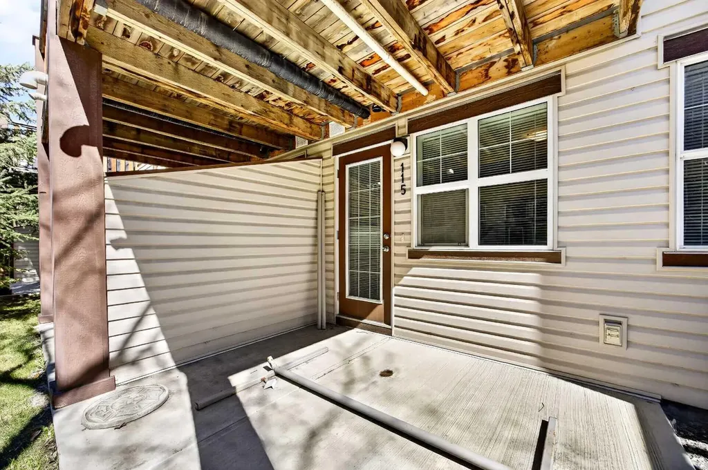 28 Heritage Drive Cochrane AB T4C 0K1