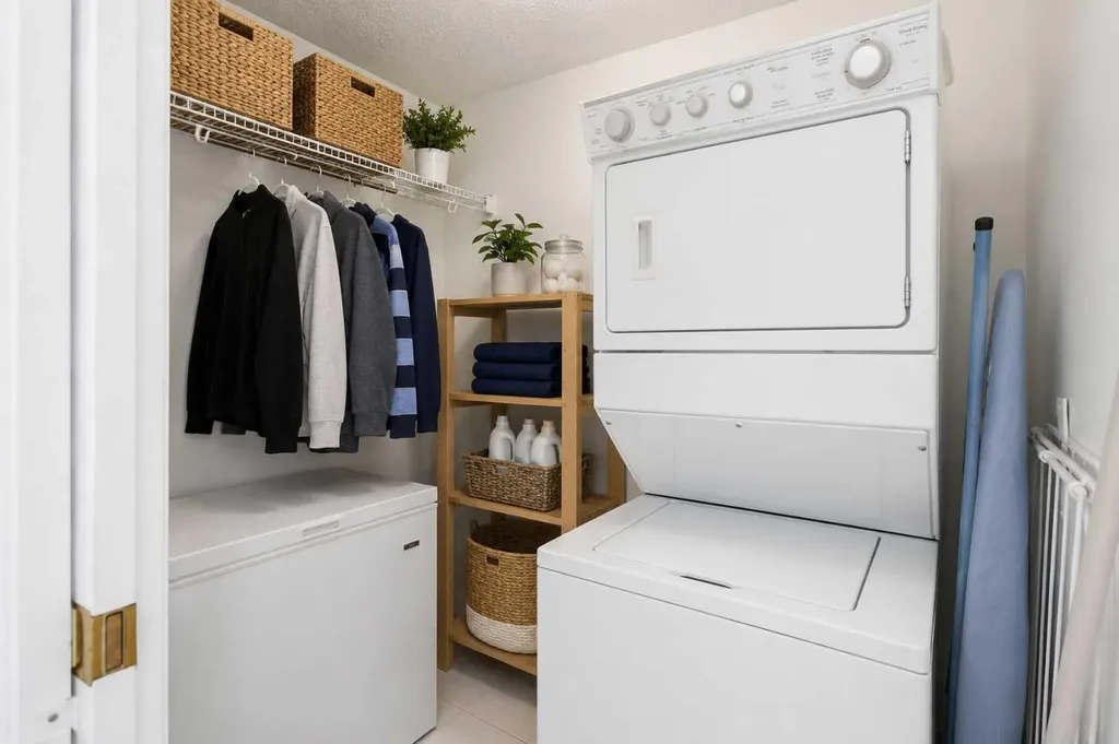 280 Shawville Way SE Calgary AB T2Y 3Z8