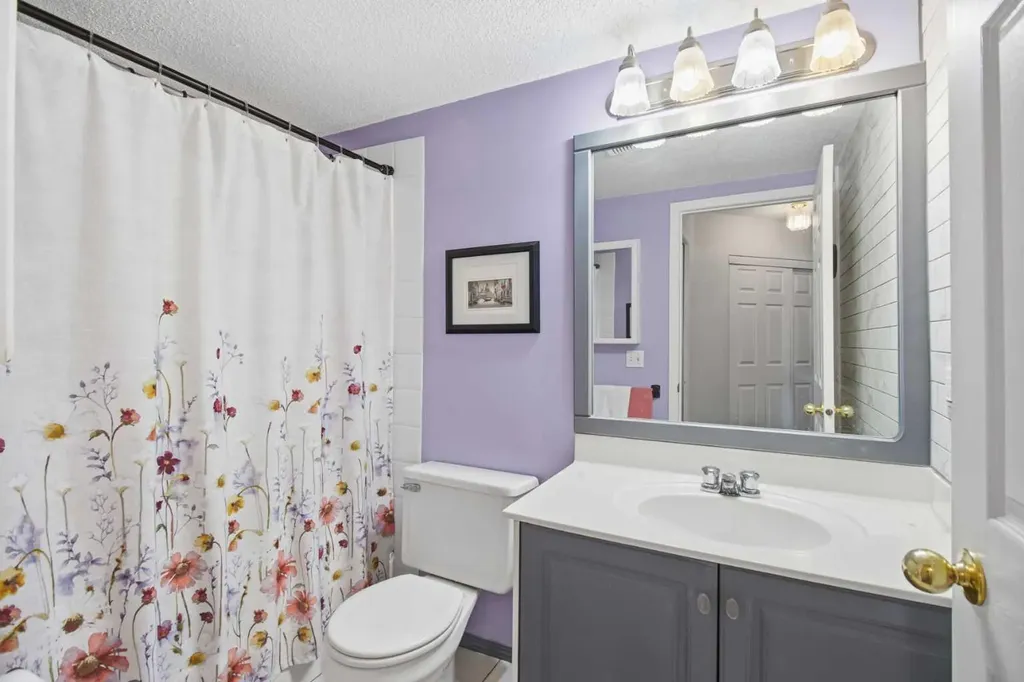 280 Shawville Way SE Calgary AB T2Y 3Z8