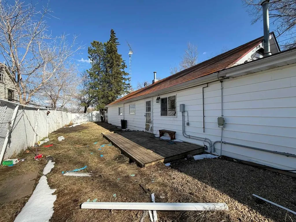 5204 50 Street Strome AB T0B 4H0