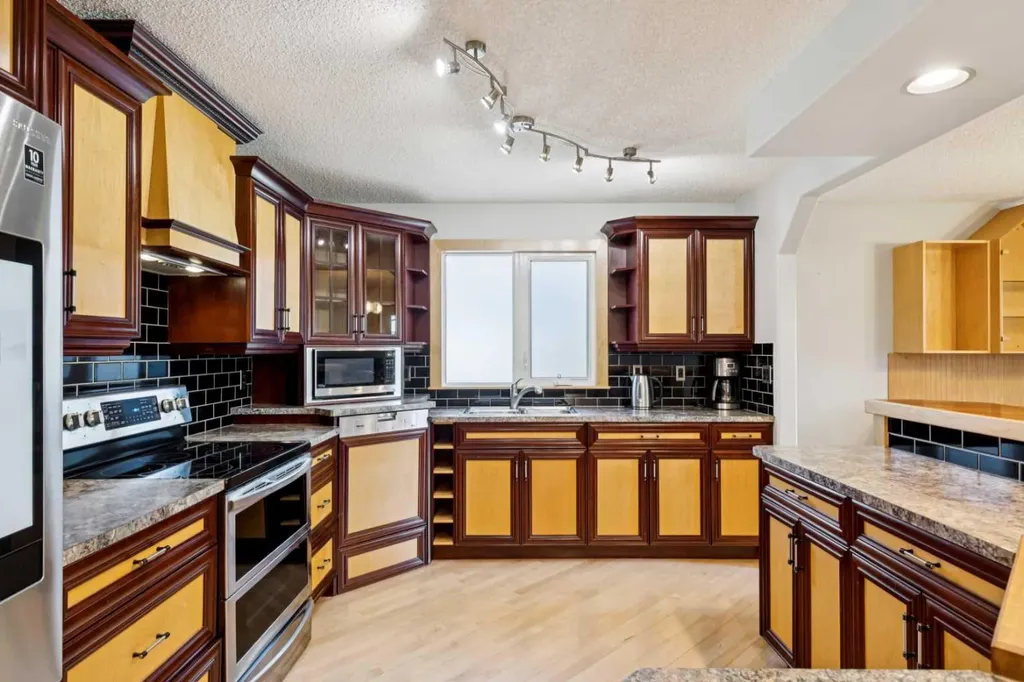 95 Mchugh Road NE Calgary AB T2E 7R5