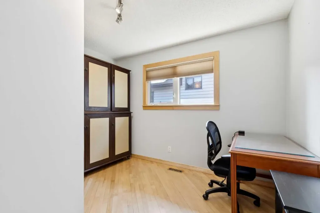 95 Mchugh Road NE Calgary AB T2E 7R5