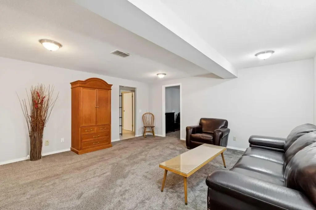95 Mchugh Road NE Calgary AB T2E 7R5