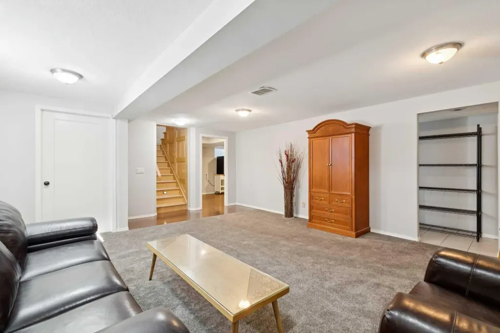95 Mchugh Road NE Calgary AB T2E 7R5
