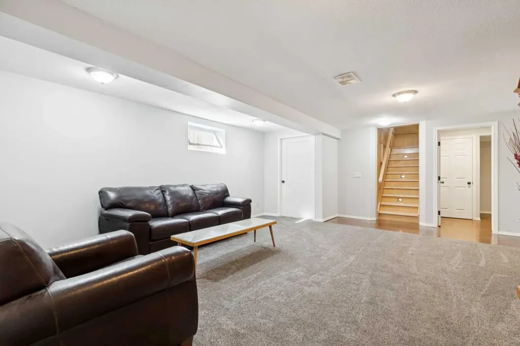 95 Mchugh Road NE Calgary AB T2E 7R5