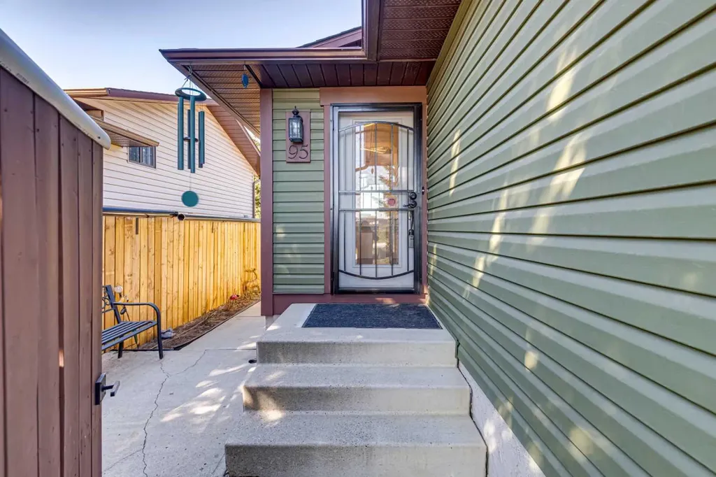 95 Mchugh Road NE Calgary AB T2E 7R5