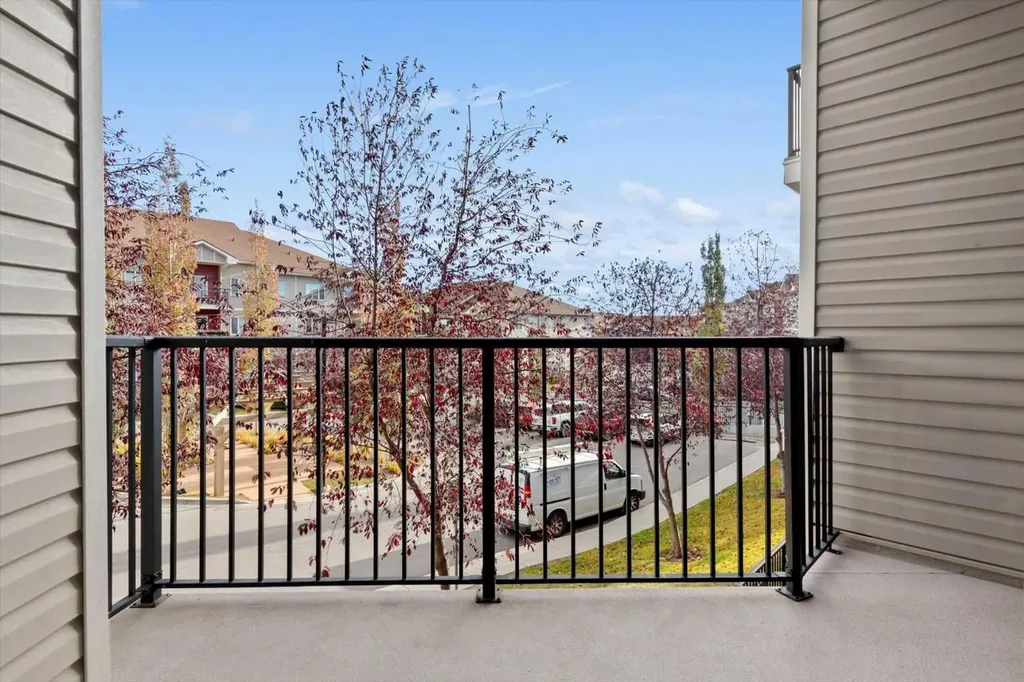 1540 Sherwood Boulevard NW Calgary AB T3R 0K5