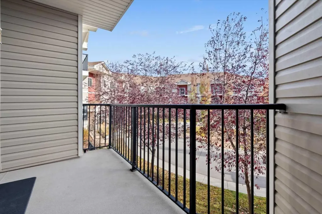 1540 Sherwood Boulevard NW Calgary AB T3R 0K5
