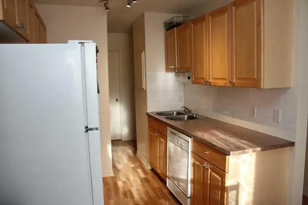 626 2 Avenue NE Calgary AB T2E0E8
