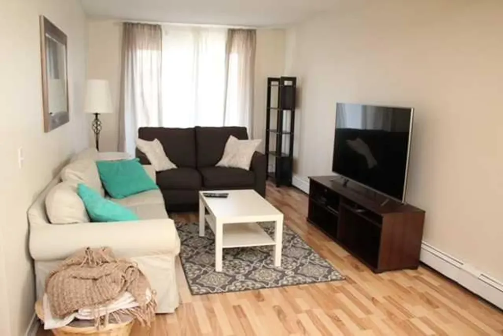 626 2 Avenue NE Calgary AB T2E0E8