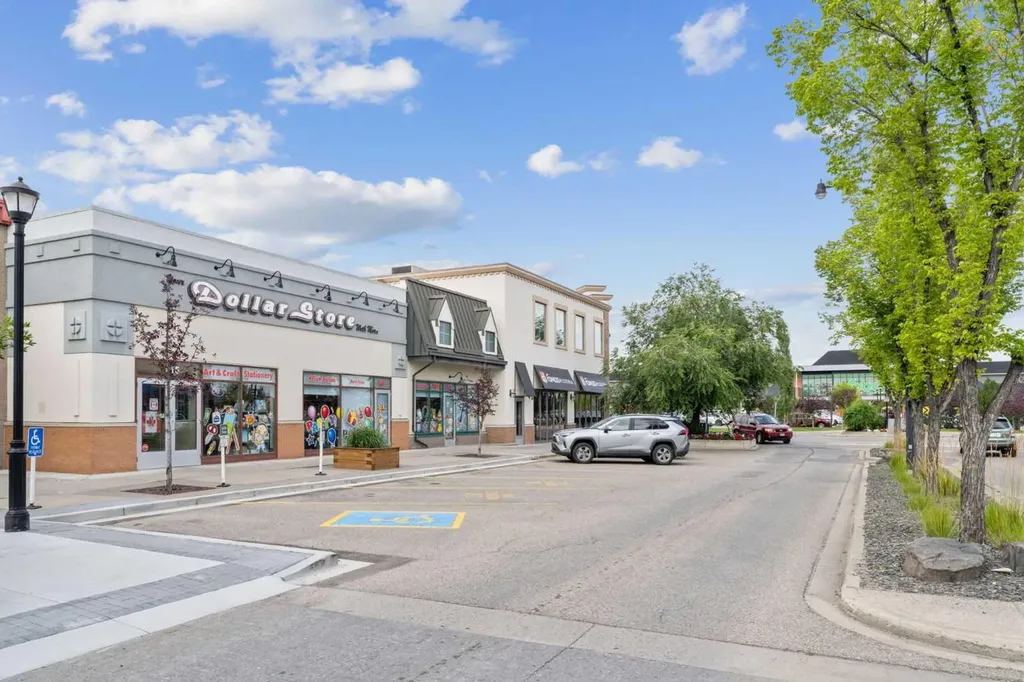 420 Mckenzie Towne Square SE Calgary AB T2Z 1E3