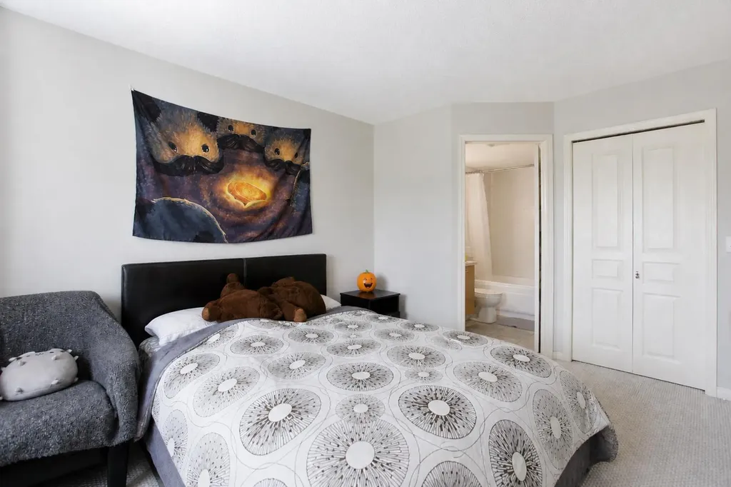 5115 Richard Road SW Calgary AB T3E7M7