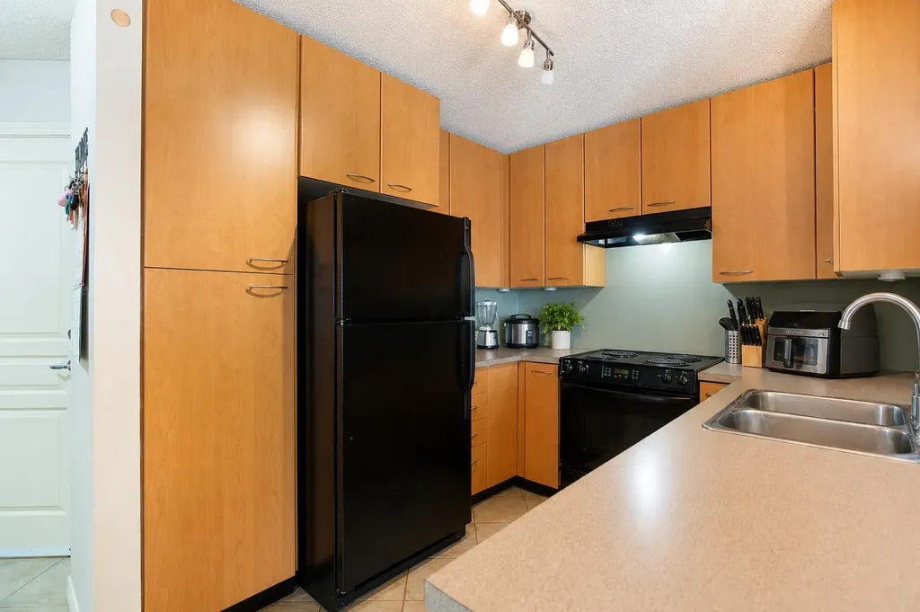 5115 Richard Road SW Calgary AB T3E7M7