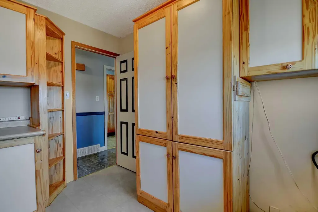 104 11th Street Beaverlodge AB T0H 0C0