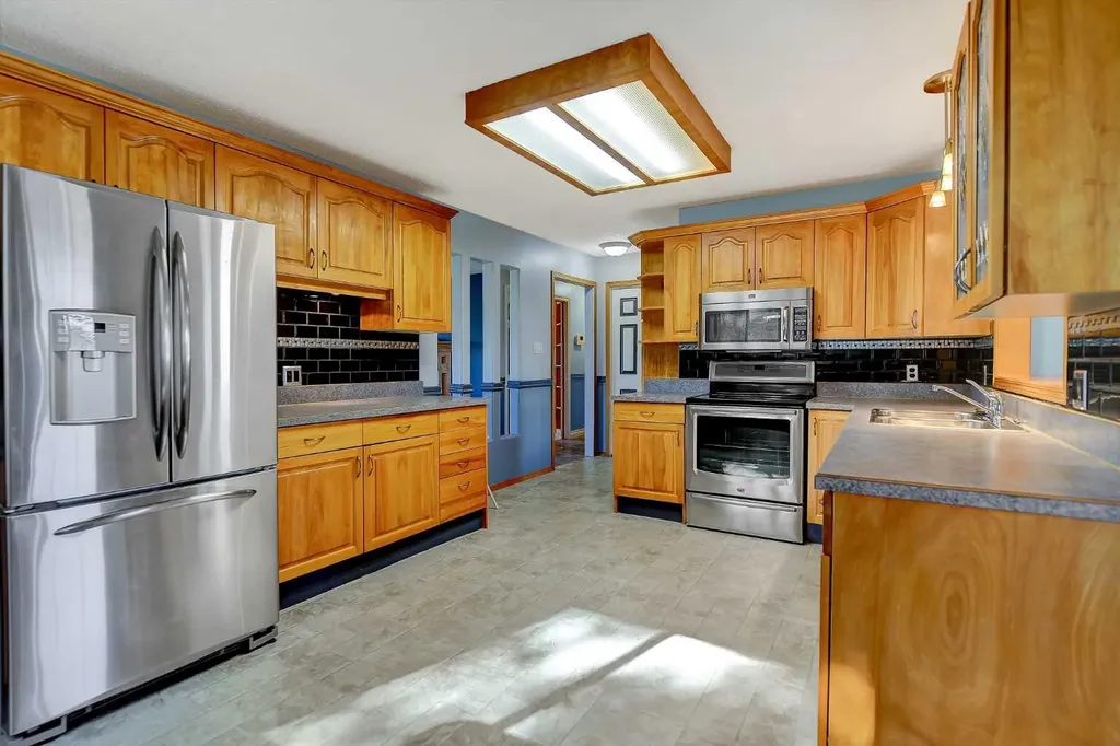 104 11th Street Beaverlodge AB T0H 0C0