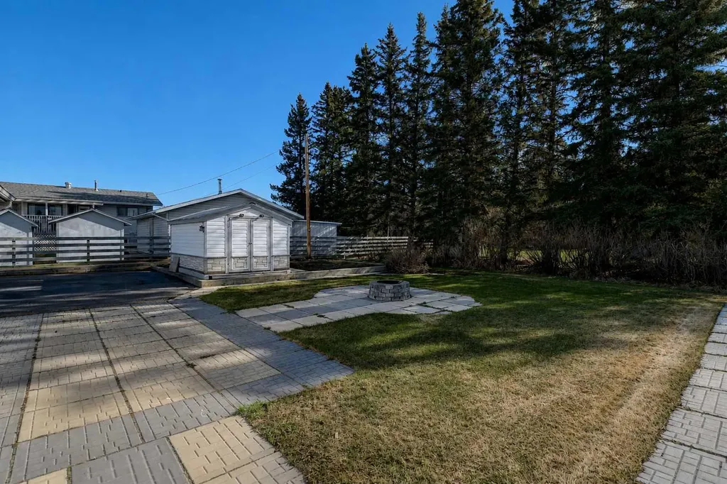 104 11th Street Beaverlodge AB T0H 0C0