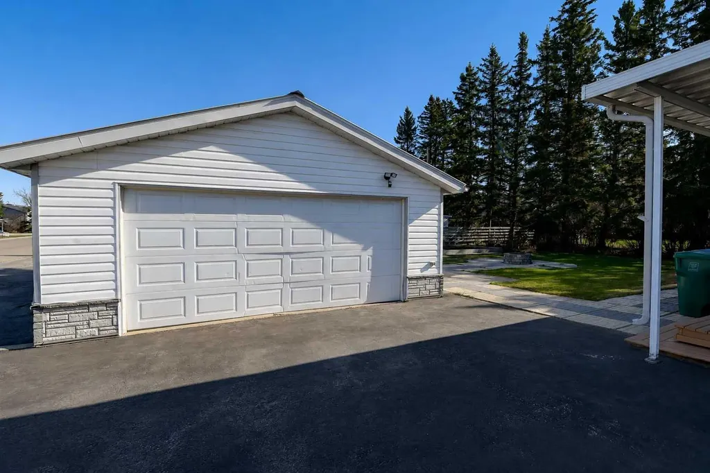 104 11th Street Beaverlodge AB T0H 0C0