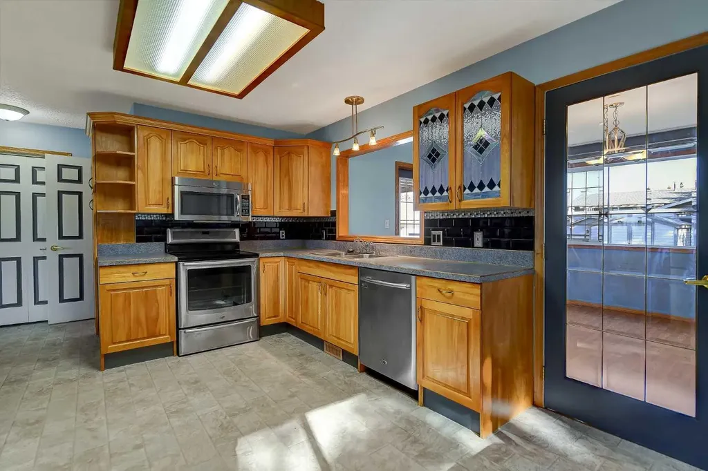 104 11th Street Beaverlodge AB T0H 0C0