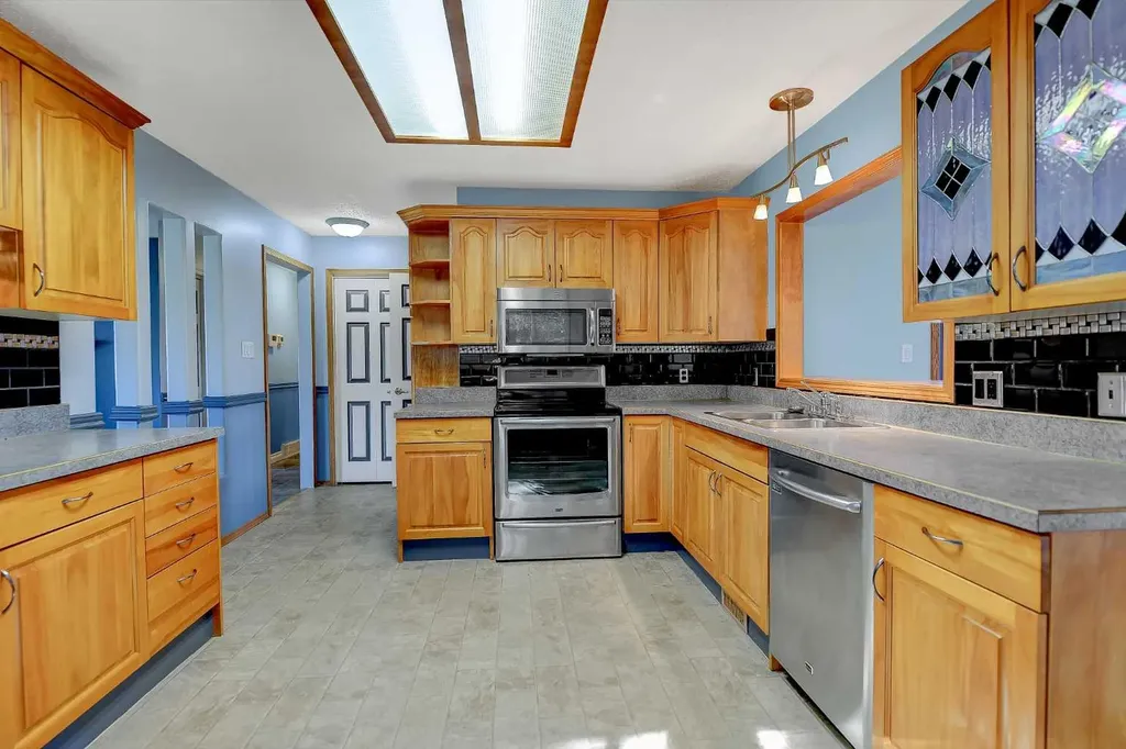104 11th Street Beaverlodge AB T0H 0C0