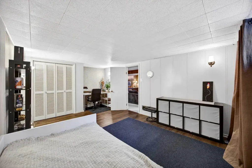 1232 40 Avenue NW Calgary AB T2K 0G4
