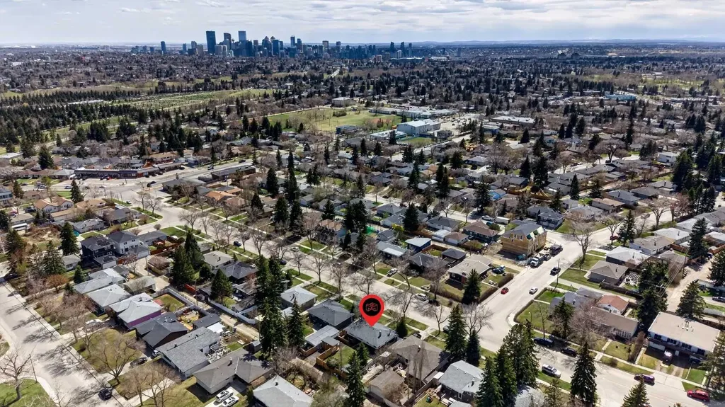 1232 40 Avenue NW Calgary AB T2K 0G4