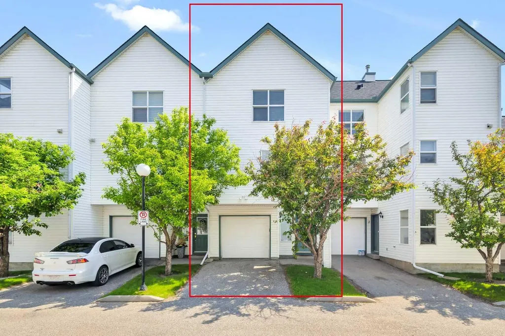 200 Hidden Hills Terrace NW Calgary AB T3A 6E8