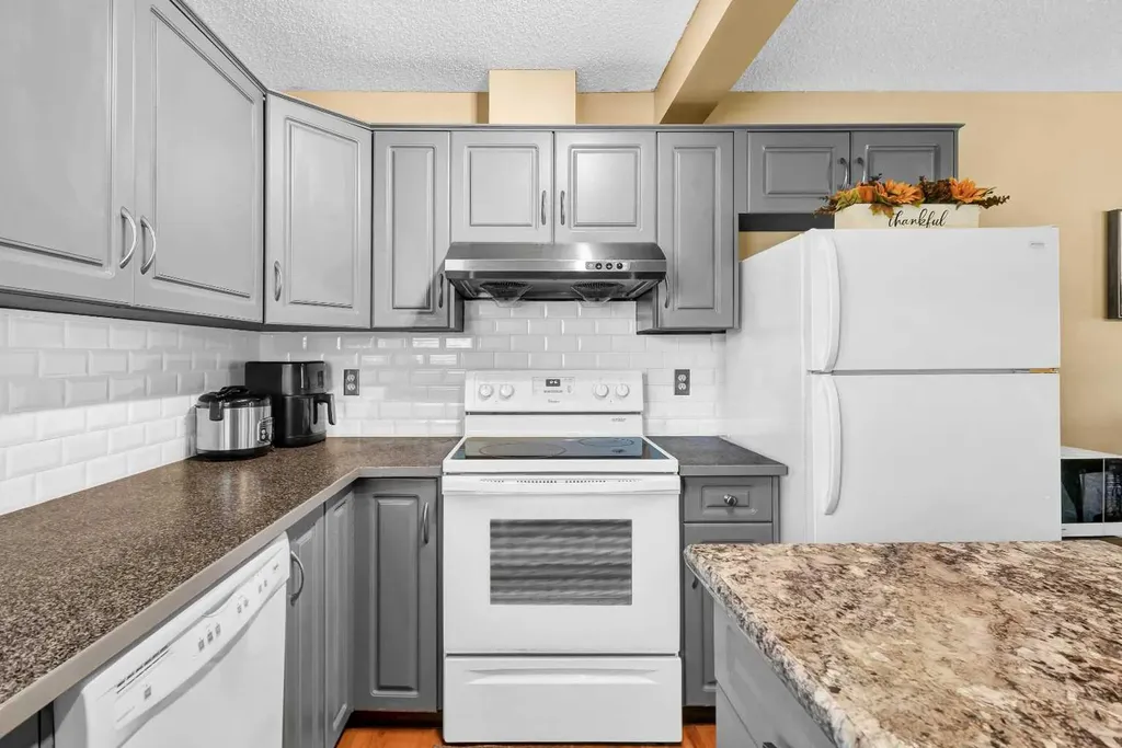 200 Hidden Hills Terrace NW Calgary AB T3A 6E8
