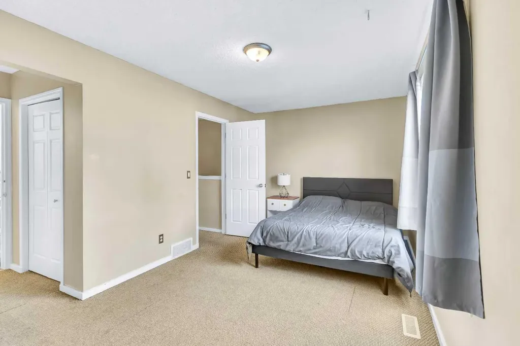 200 Hidden Hills Terrace NW Calgary AB T3A 6E8