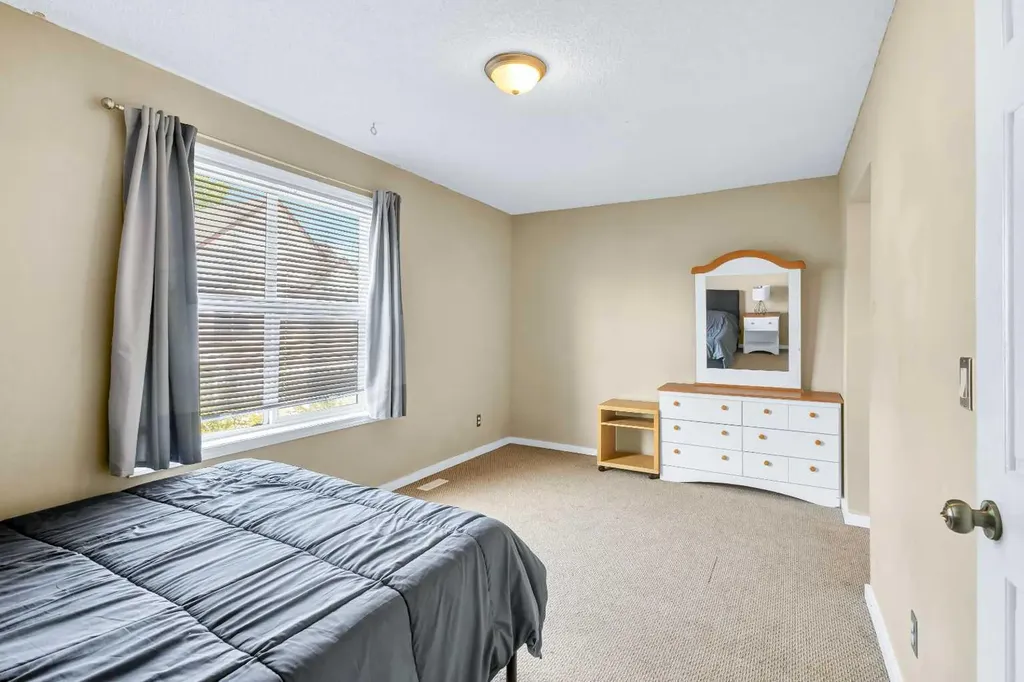 200 Hidden Hills Terrace NW Calgary AB T3A 6E8