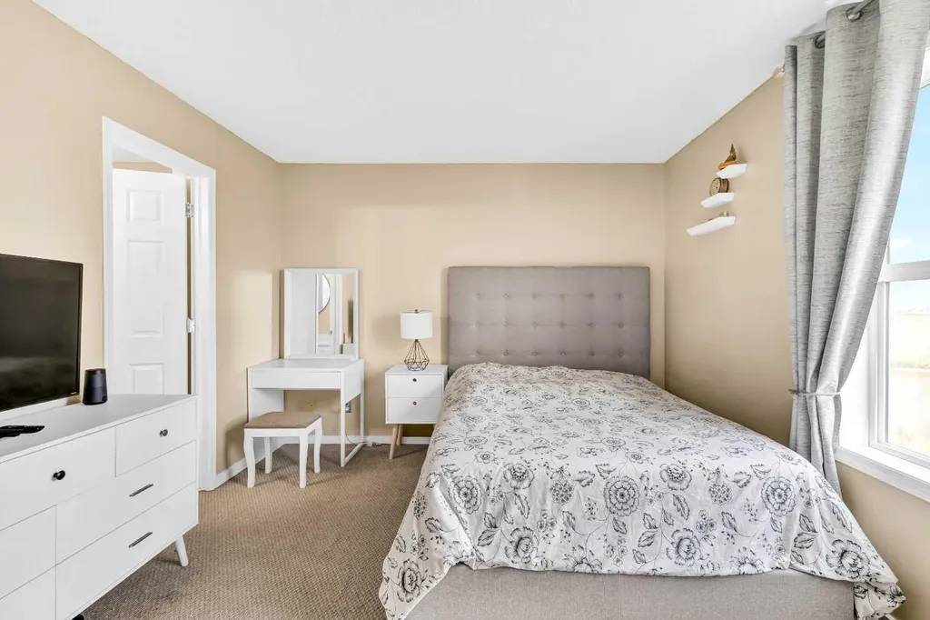 200 Hidden Hills Terrace NW Calgary AB T3A 6E8