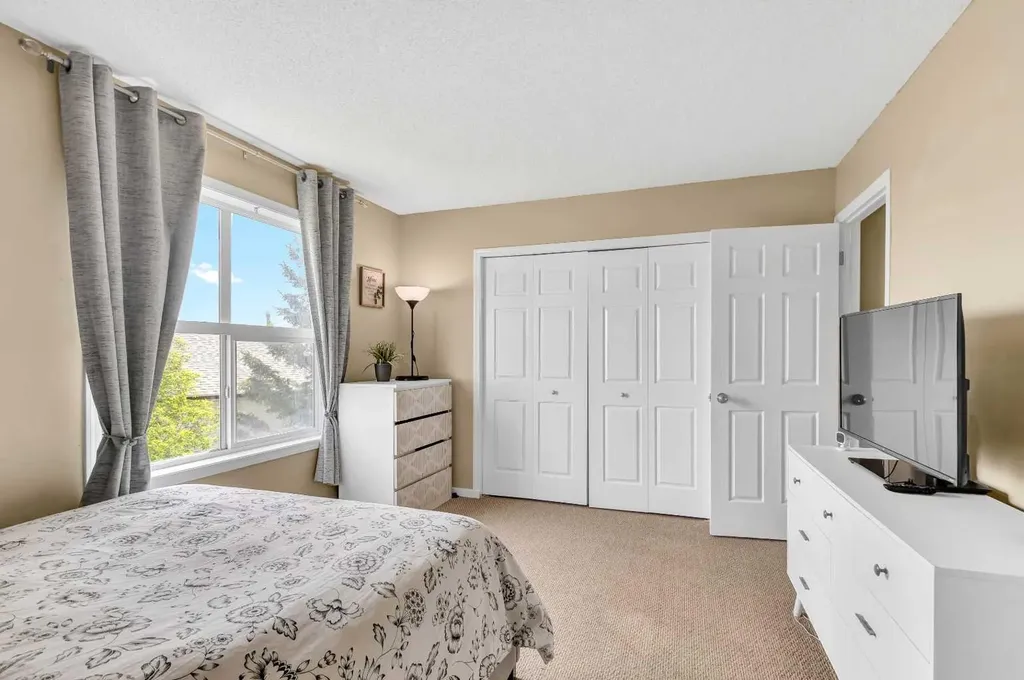 200 Hidden Hills Terrace NW Calgary AB T3A 6E8