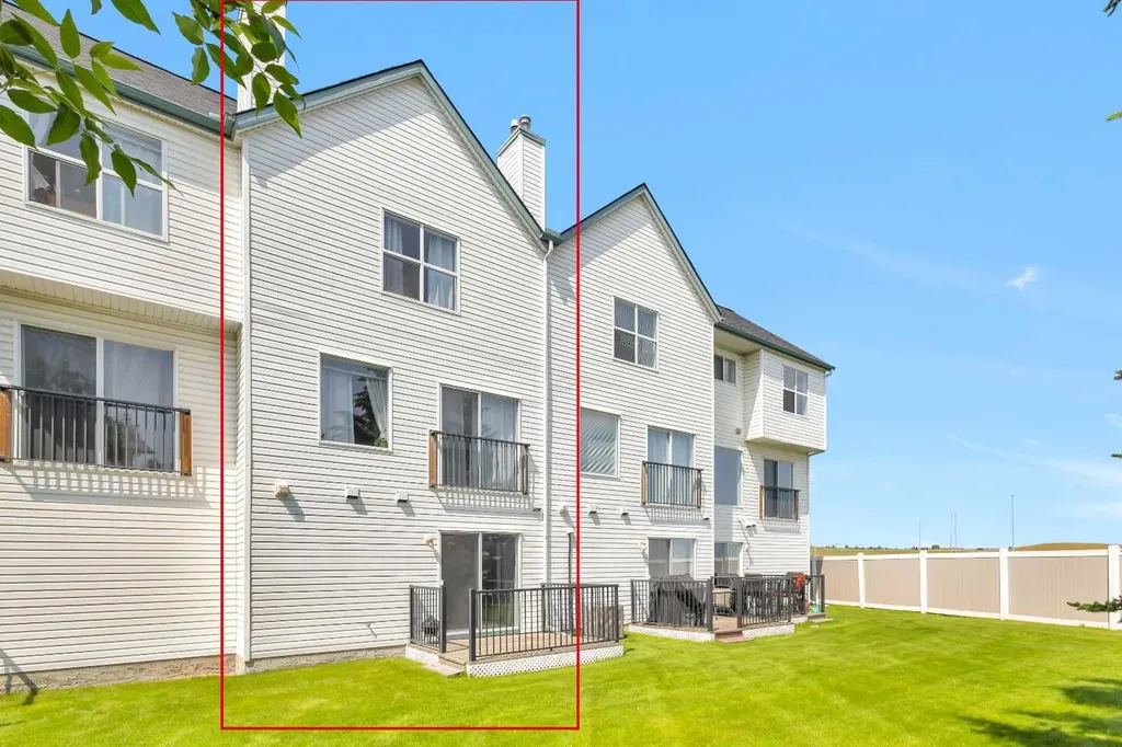 200 Hidden Hills Terrace NW Calgary AB T3A 6E8