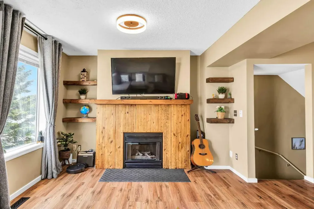 200 Hidden Hills Terrace NW Calgary AB T3A 6E8