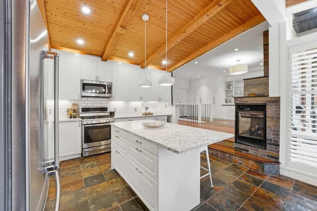 2623 Glenmount Drive SW Calgary AB T3E 4C2
