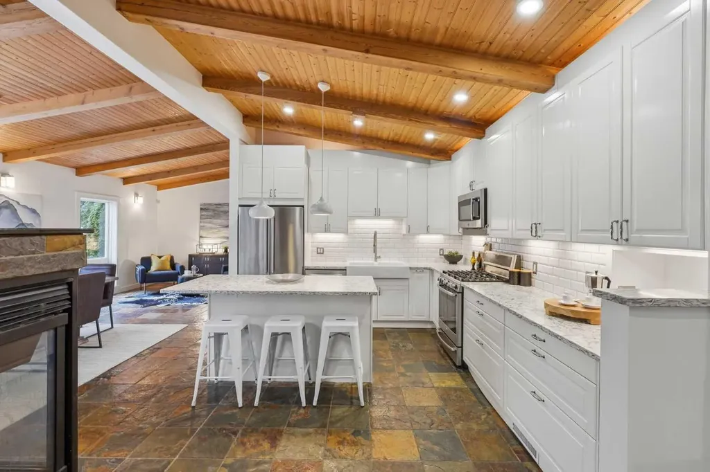 2623 Glenmount Drive SW Calgary AB T3E 4C2