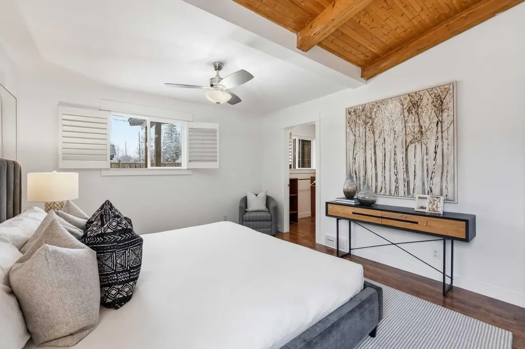 2623 Glenmount Drive SW Calgary AB T3E 4C2